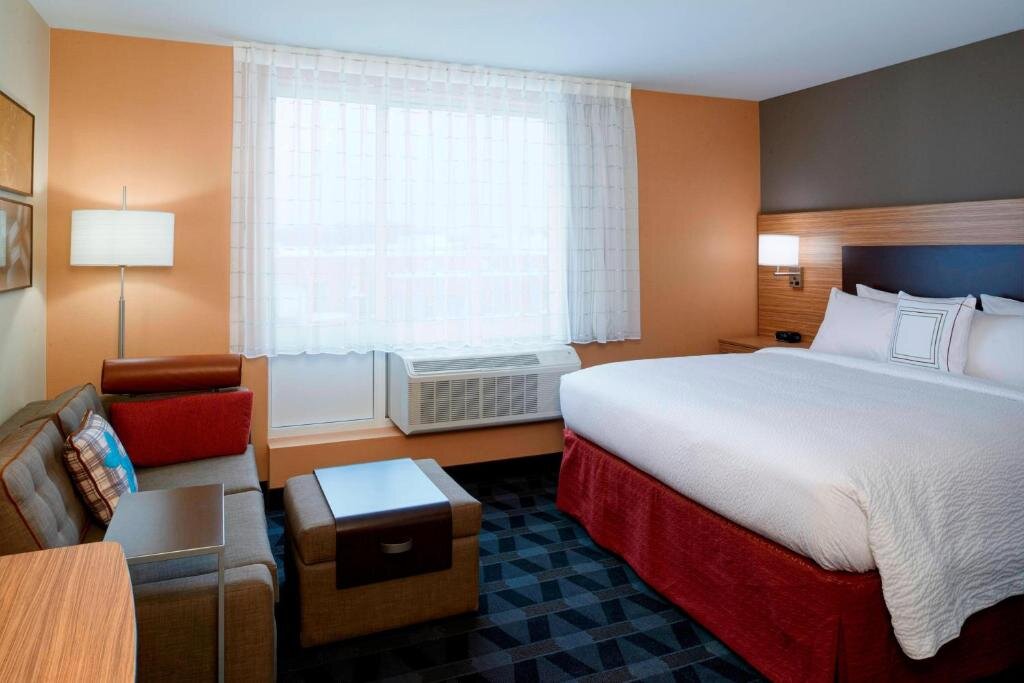 Studio TownePlace Suites by Marriott Grand Rapids Airport