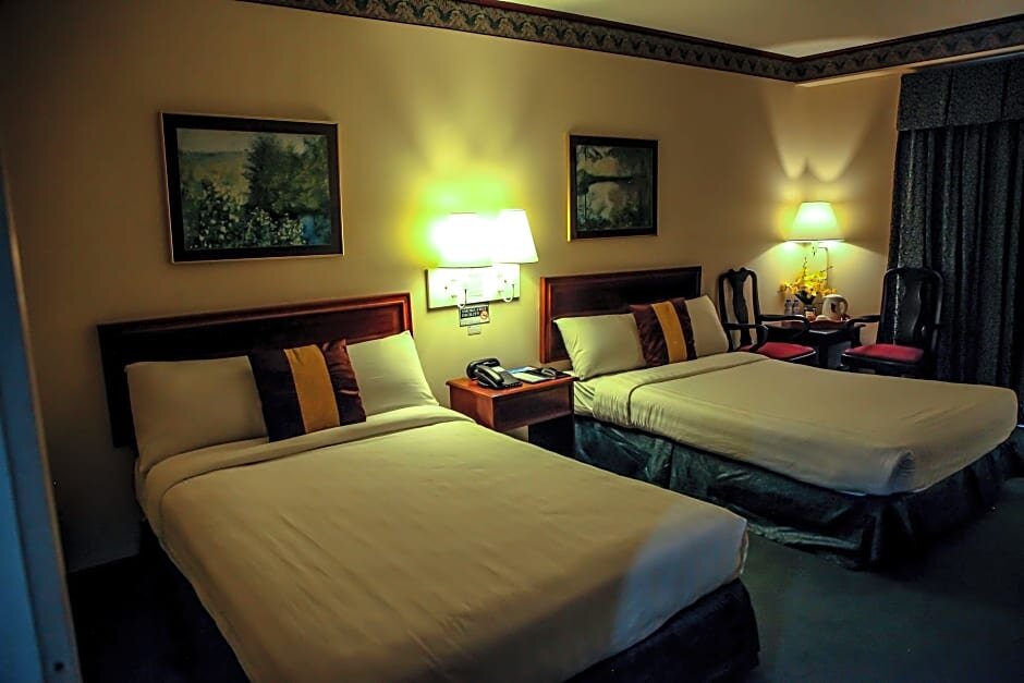 Standard Double room with partial view Days Hotel Tagaytay