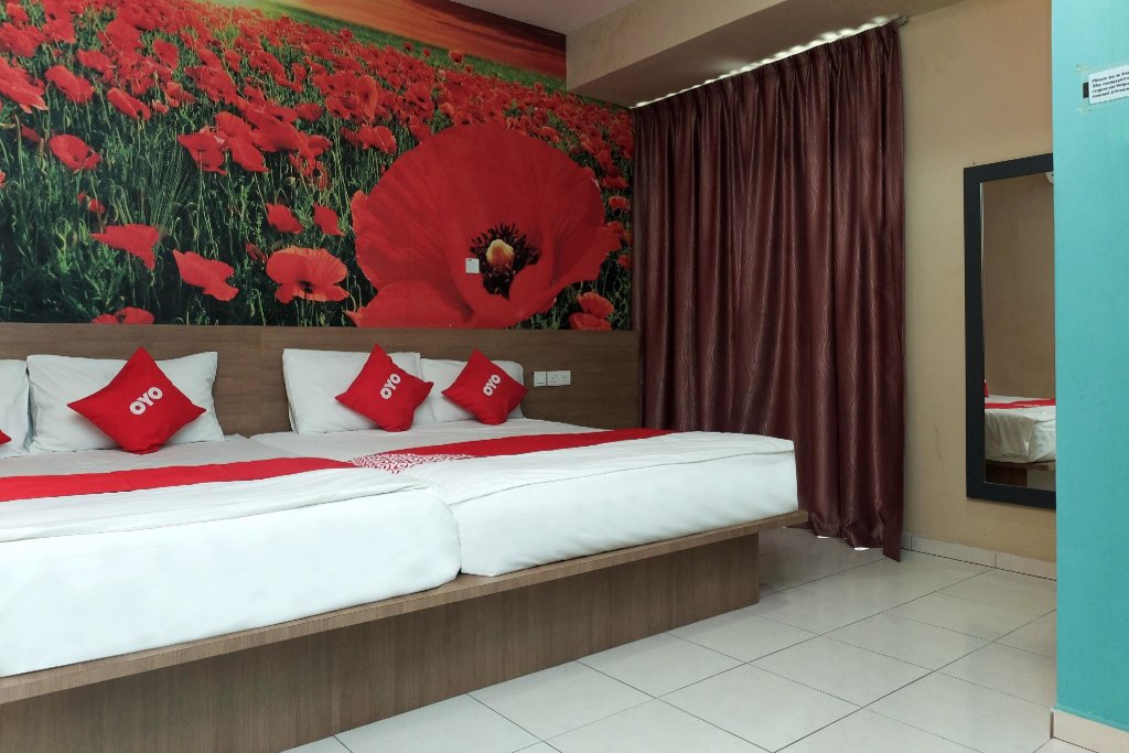Family Suite Super OYO 89930 Golden Guest House