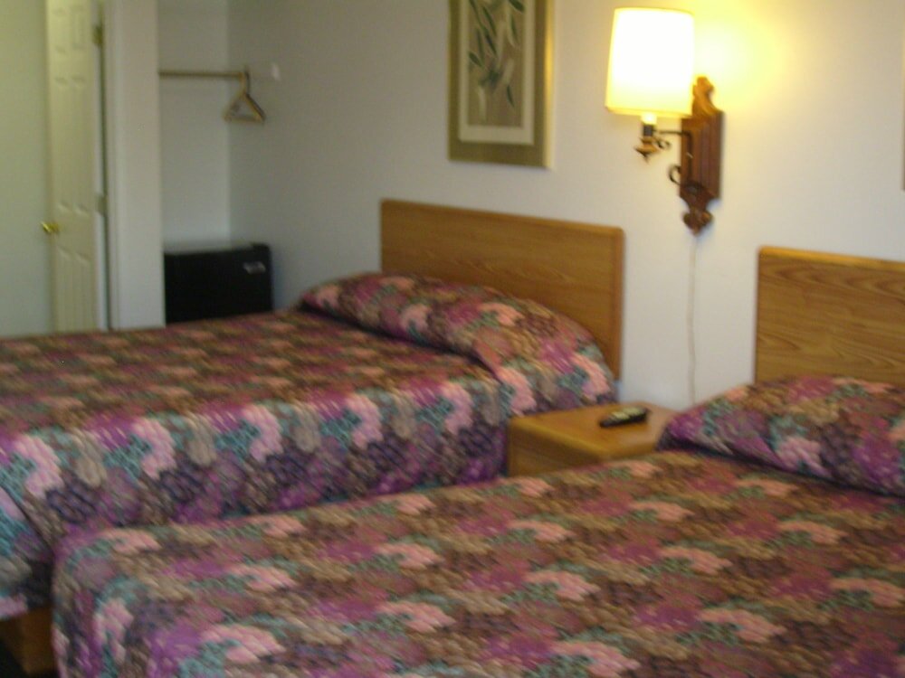 Четырёхместный номер Standard Cascade City Center Motel