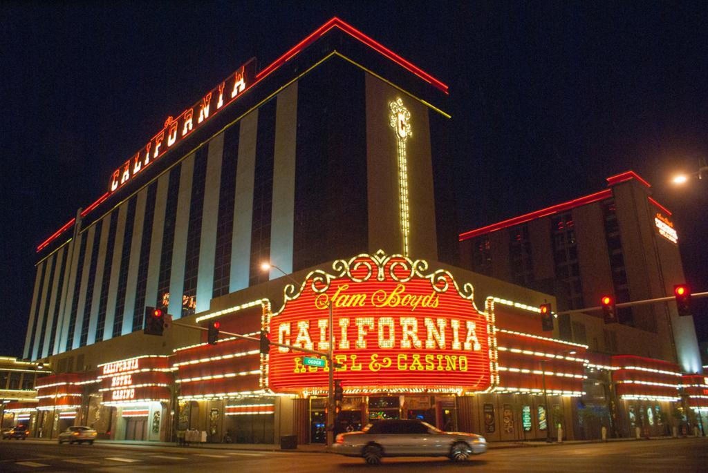 Deluxe room California Hotel and Casino