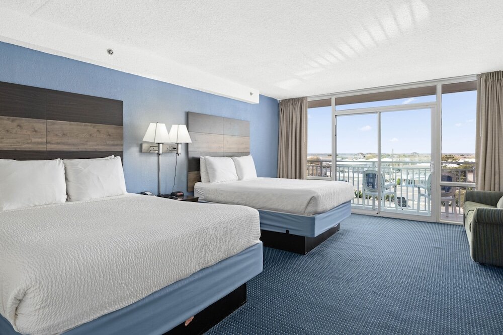 Четырёхместный номер Standard с балконом Carousel Resort Hotel and Condominiums