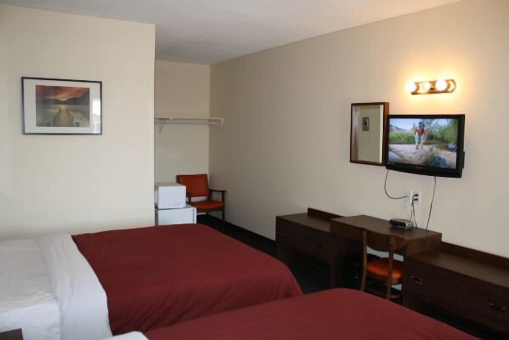 Standard Double room with balcony Empress Inn and Suites