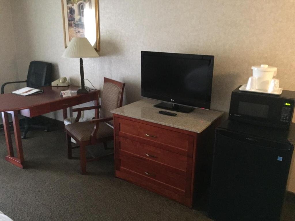 Camera Standard Quality Inn & Suites Downtown - University Area