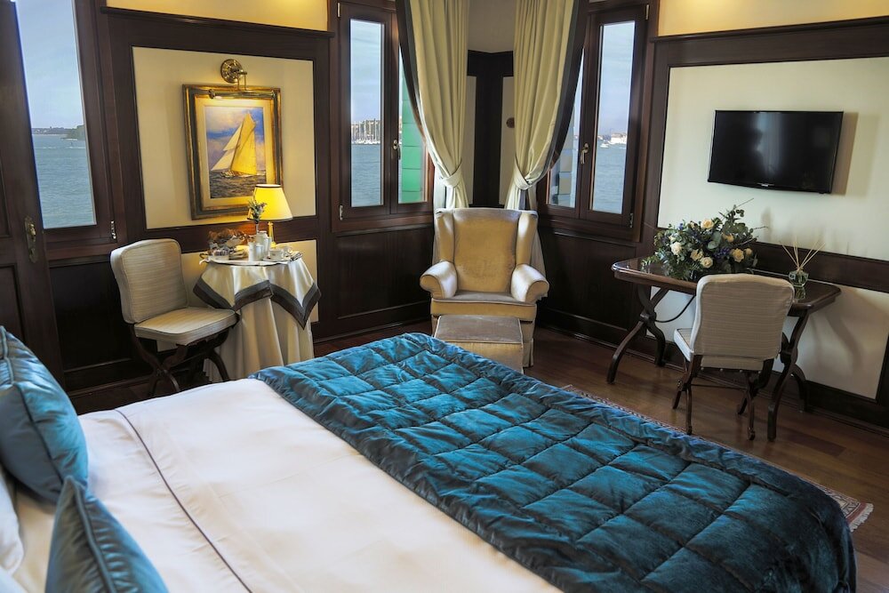 Premium Doppel Zimmer mit Blick auf die Bucht Hotel Bucintoro