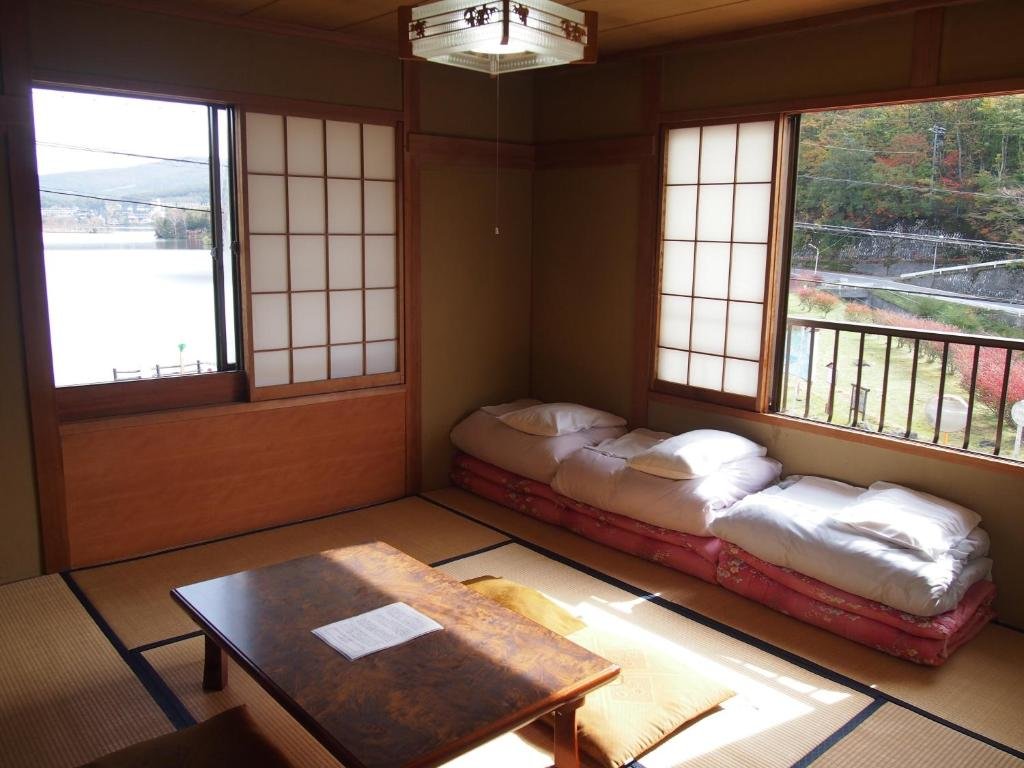 Standard Zimmer Jill Shirakabako