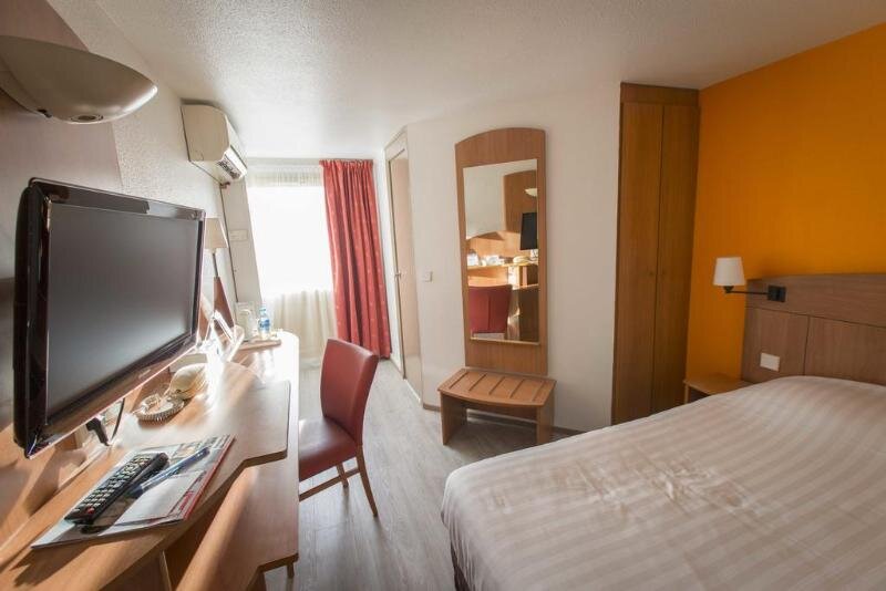 Camera Standard Comfort Hotel Grenoble Meylan