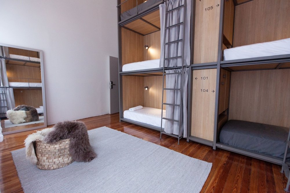 Кровать в общем номере Franca City Hostel