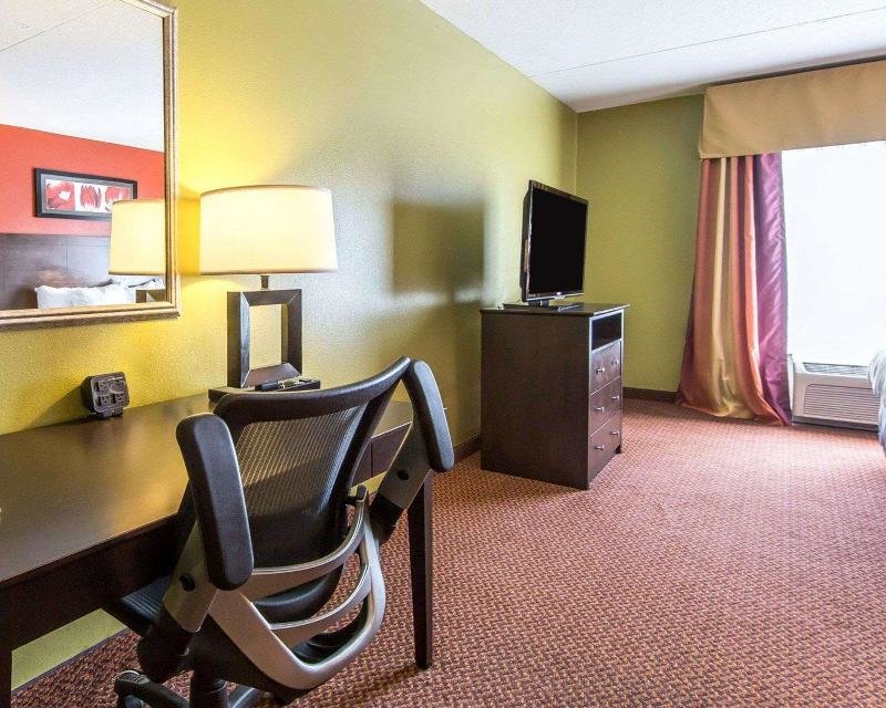 Двухместный номер Standard Comfort Suites East Knoxville