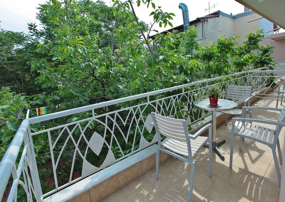 Трёхместный номер Standard с балконом Hotel Epavli