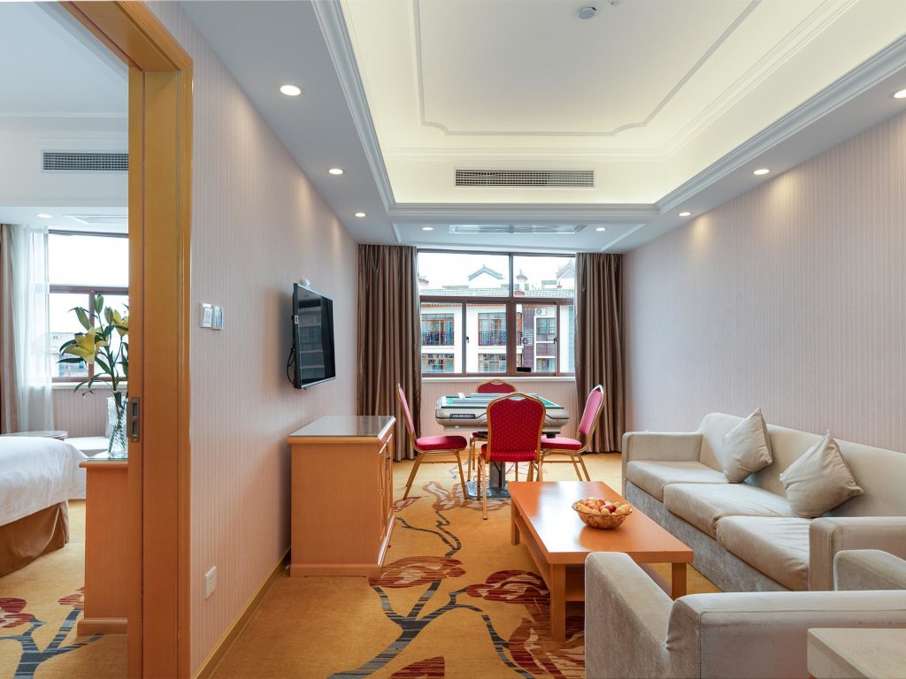 Suite Vienna Hotel Guangxi Tianyang Ancient City High-Speed Railway Station