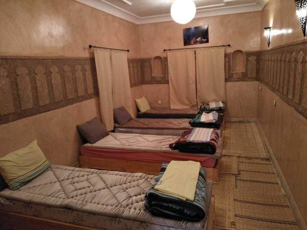 Cama en dormitorio compartido Gite Paradis d'Ait Bouguemez - Hostel