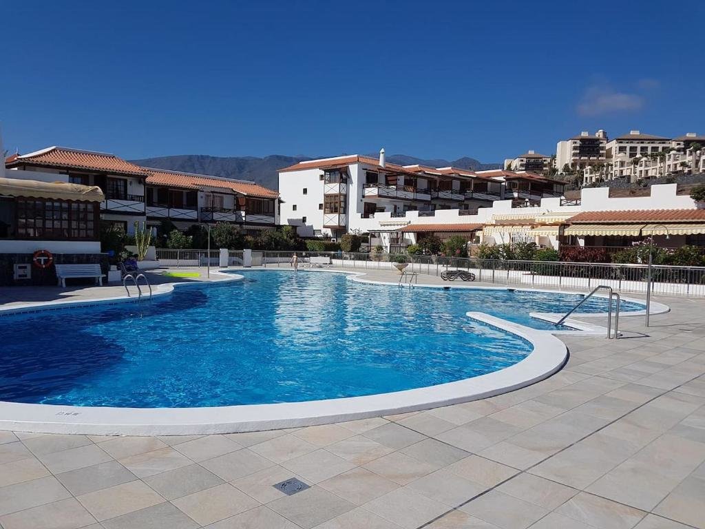 Apartment Playa Del Duque In 1St Sea Line Directly On The Beach, Heated Pool, Wifi, Balcony