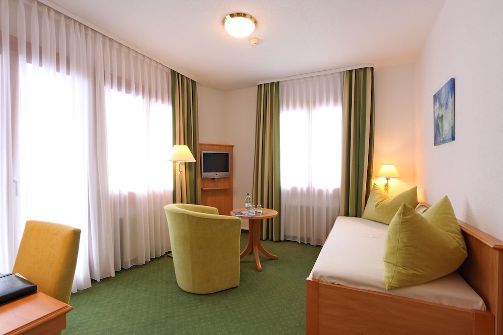 Люкс c 1 комнатой с балконом и с видом на горы Bernerhof Swiss Quality Hotel