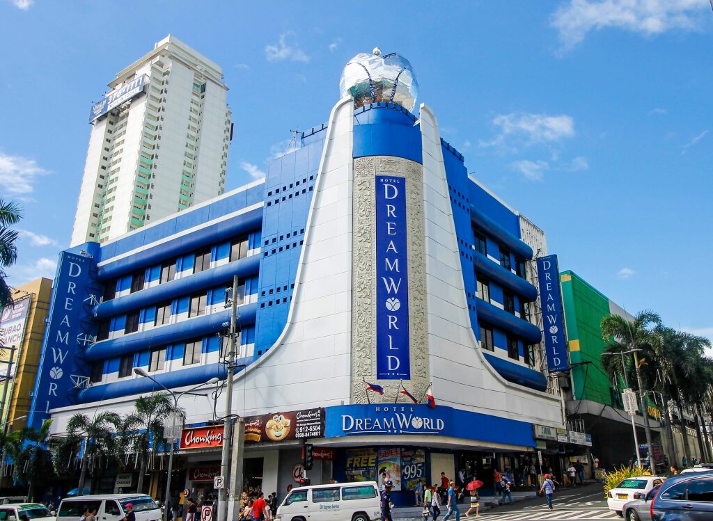 Номер Standard Hotel DreamWorld Araneta Cubao