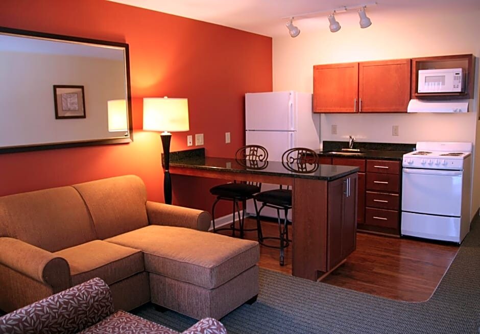 Люкс Standard Affordable Suites Mooresville