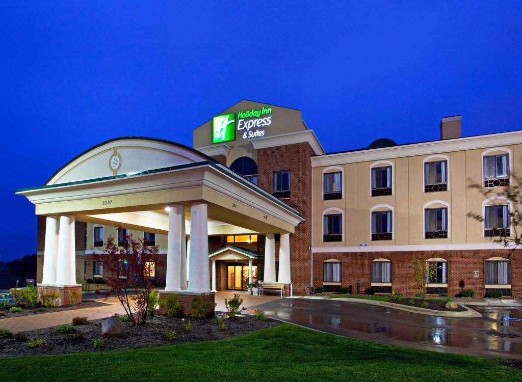 Номер Standard Holiday Inn Express & Suites Howell, an IHG Hotel