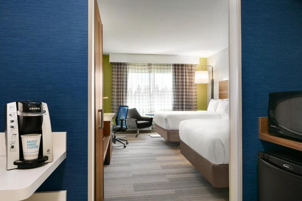 Deluxe Double room Holiday Inn Express & Suites Salisbury, an IHG Hotel