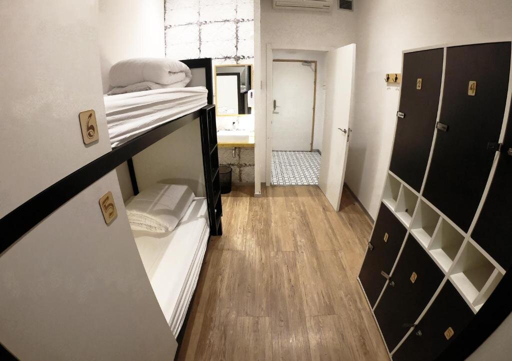 Кровать в общем номере (женский номер) Koba Hostel