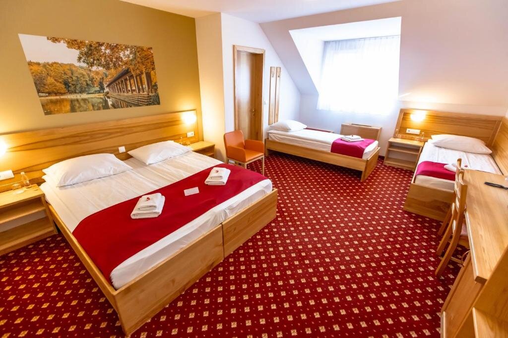 Четырёхместный номер Standard Hotel Bau Maribor