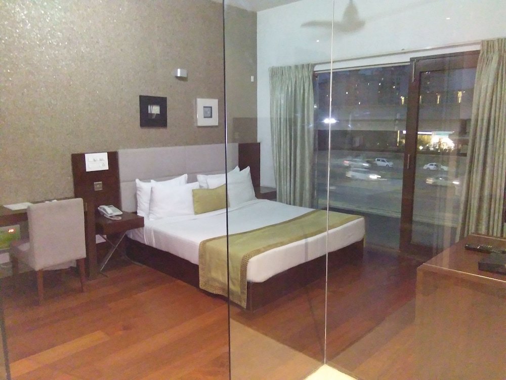 Номер Executive Stately Suites Golf Course Road