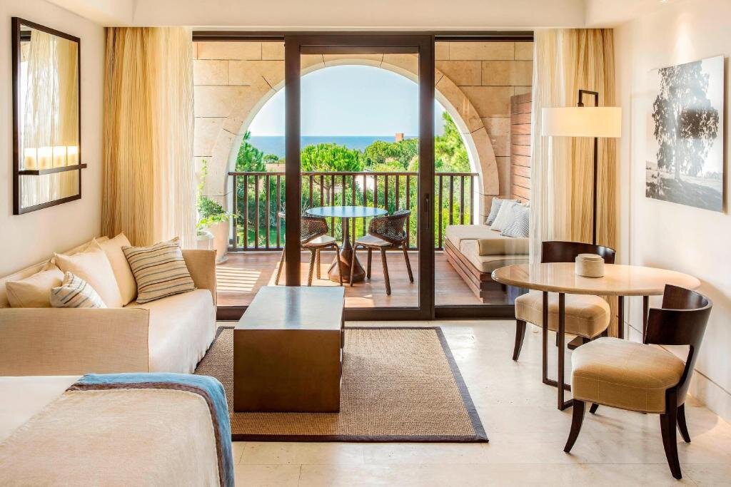 Двухместный номер Deluxe с балконом и с частичным видом на море The Romanos, a Luxury Collection Resort, Costa Navarino
