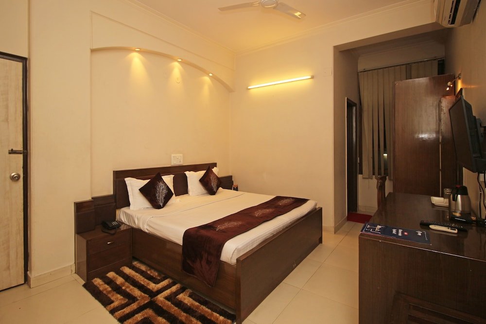 Standard Zimmer The DwarakaPuri