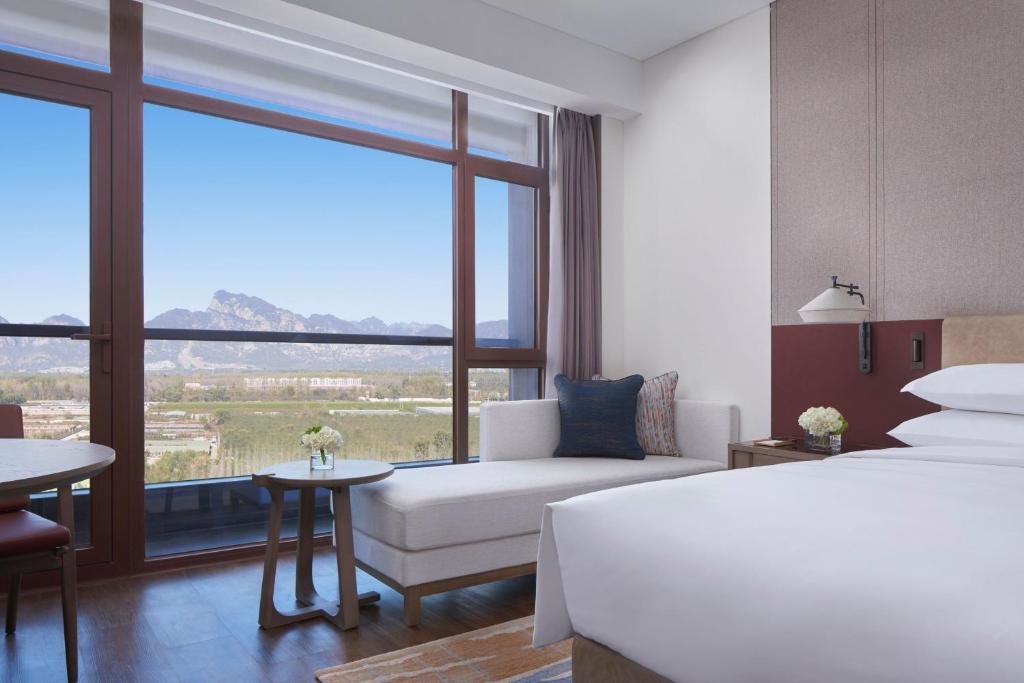 Двухместный номер Premier с видом на горы Beijing Marriott Hotel Yanqing