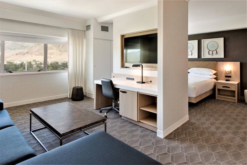 Полулюкс Delta Hotels by Marriott Kamloops
