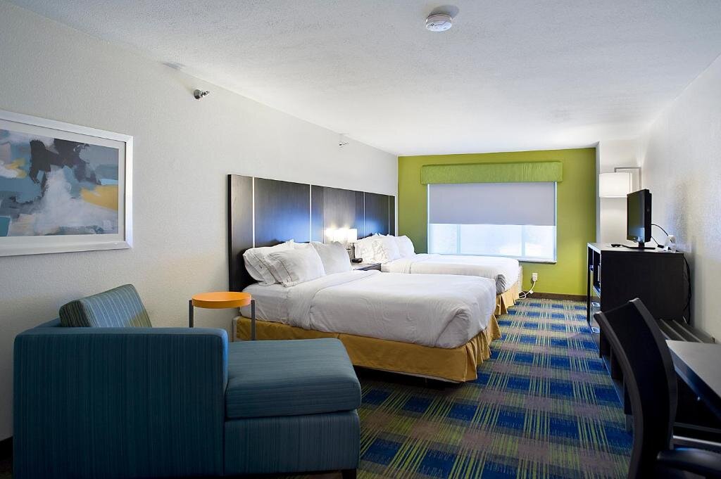 Двухместный номер Standard Holiday Inn Express Hotel & Suites Vermillion, an IHG Hotel