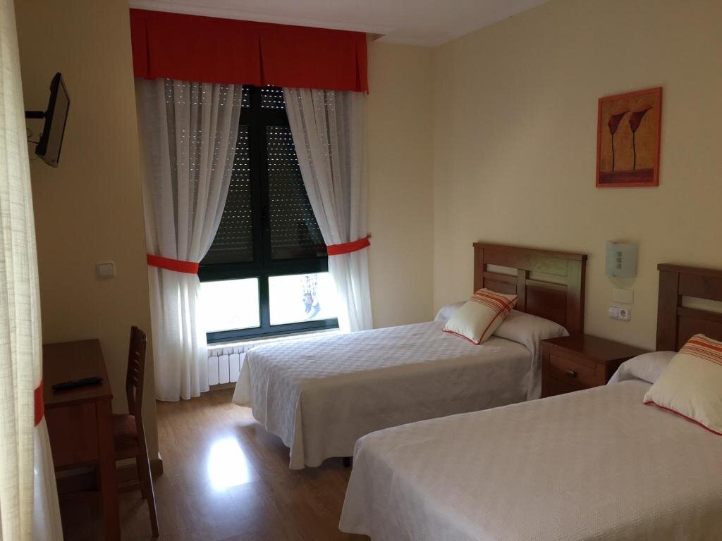 1 Bedroom Suite Hostal Santa Baia