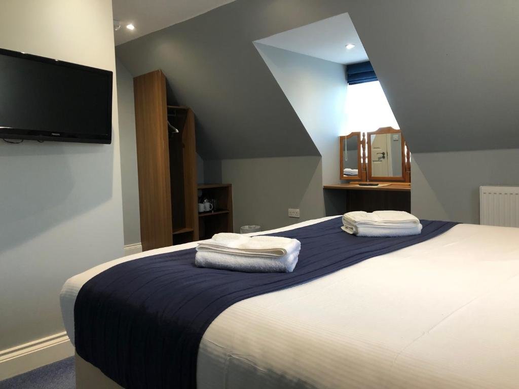 Camera doppia Deluxe Corner House Hotel Gatwick with Holiday Parking