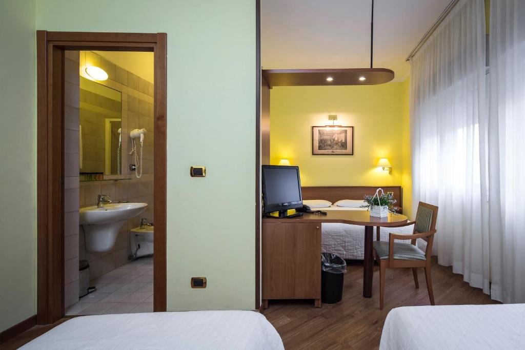 Standard Quadruple room Nuovo Hotel Del Porto