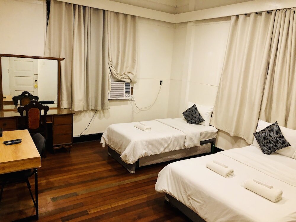 Номер Classic The White Bed and Breakfast Bacolod