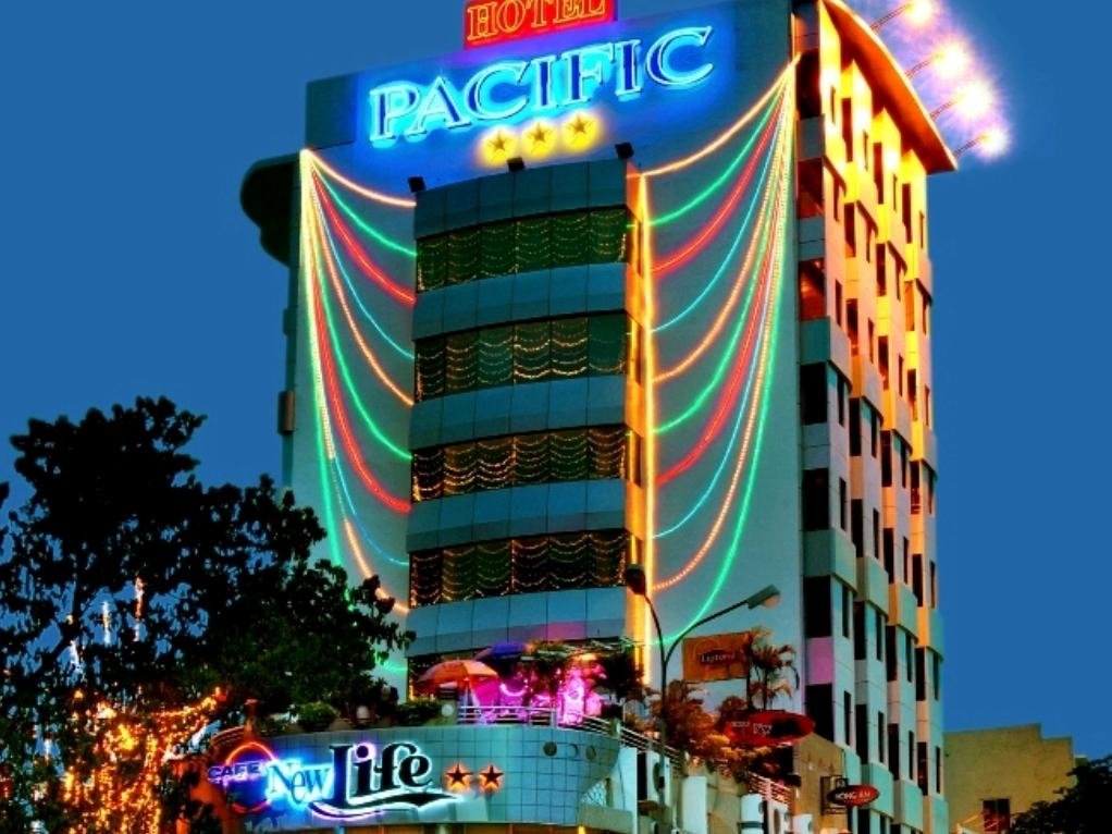 Двухместный люкс Pacific Hotel