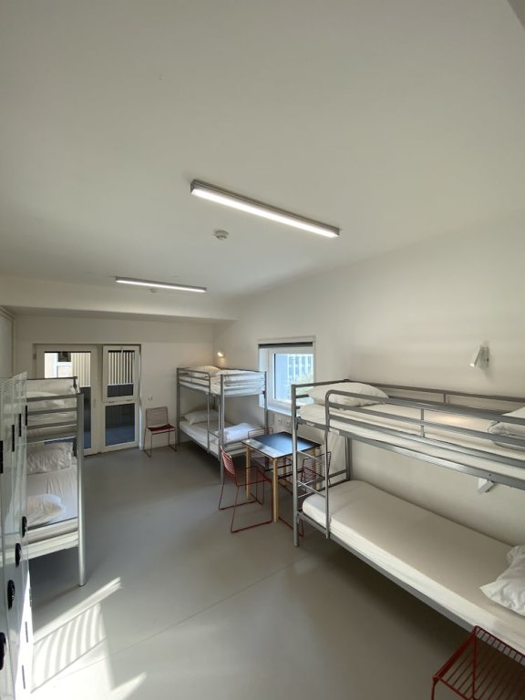 Кровать в общем номере (мужской номер) Auberge de Jeunesse HI Lille