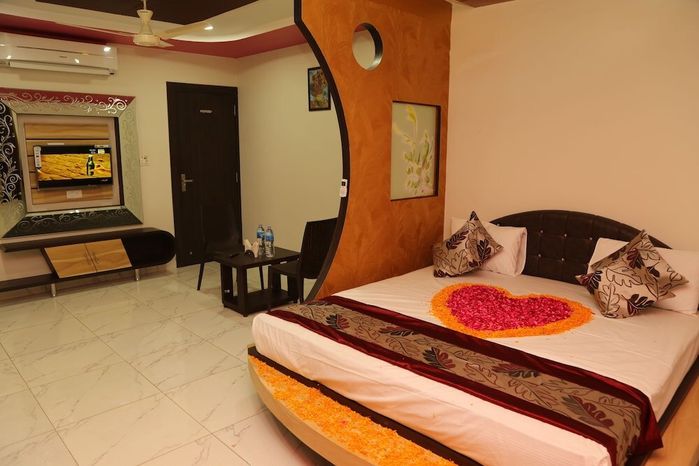 Superior room Shri Ram Residency