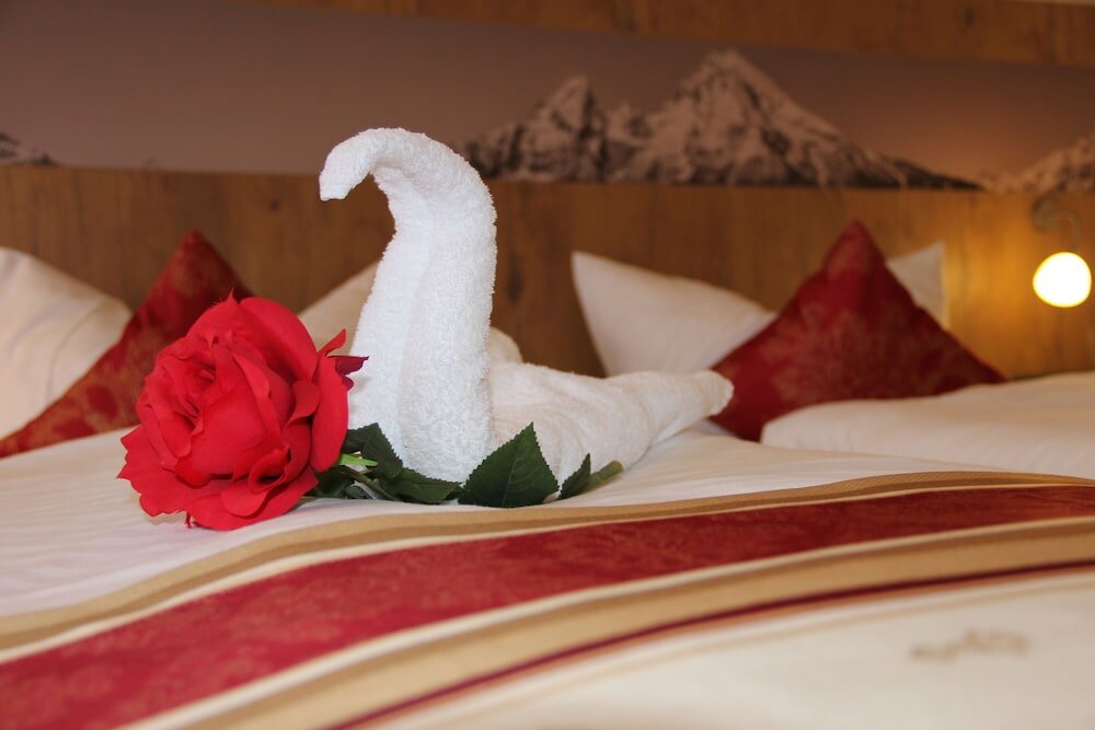 Standard Triple room with mountain view Hotel AlpinaRos