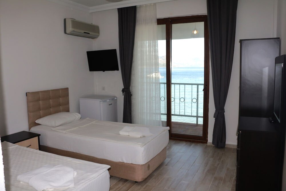 Standard Double room with sea view Körfez Otel