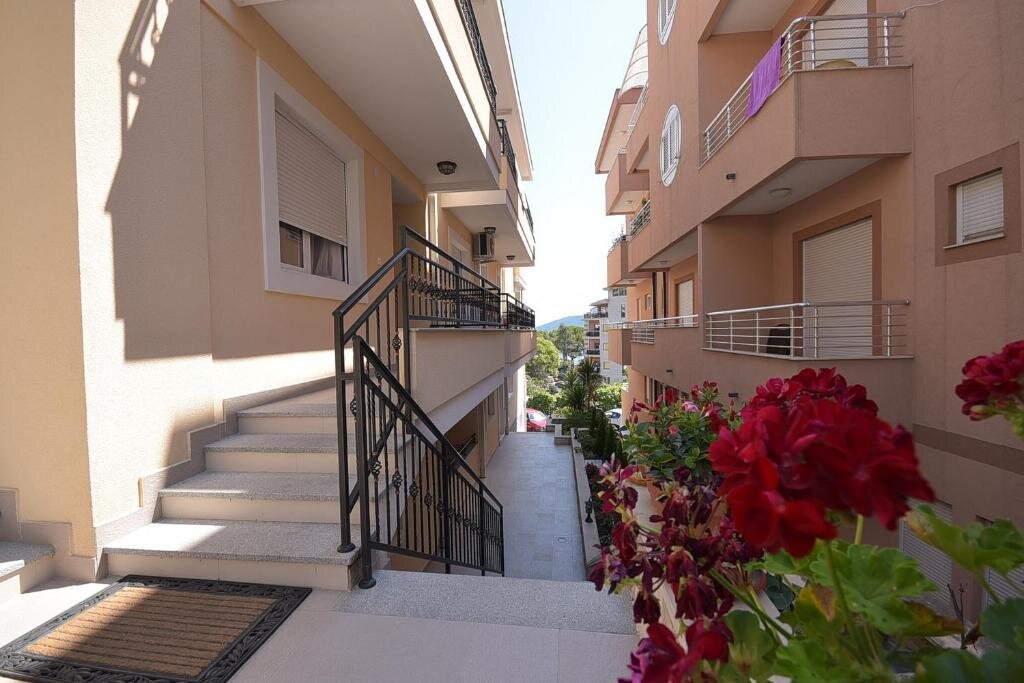 Апартаменты Adriatic Apartments Igalo