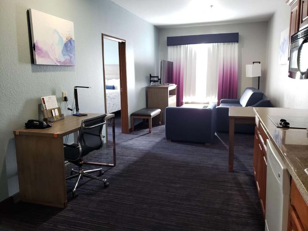 2 Bedrooms Double Suite Best Western Plus San Antonio East Inn & Suites