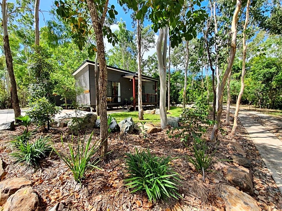 Standard room Airlie Beach Eco Cabins