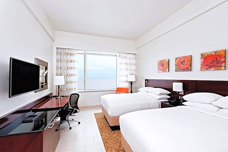 Четырёхместный номер Deluxe с видом на океан Guyana Marriott Hotel Georgetown