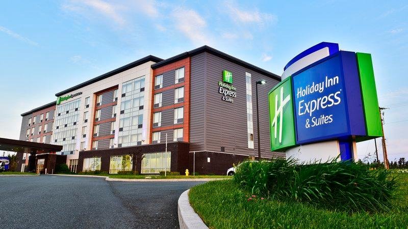 Люкс Holiday Inn Express & Suites St. John's Airport, an IHG Hotel