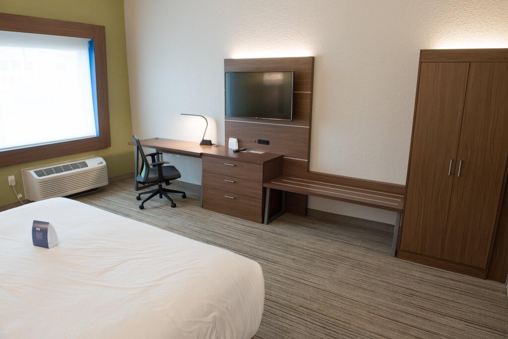 Standard chambre Holiday Inn Express & Suites - Warsaw - E Center, an IHG Hotel