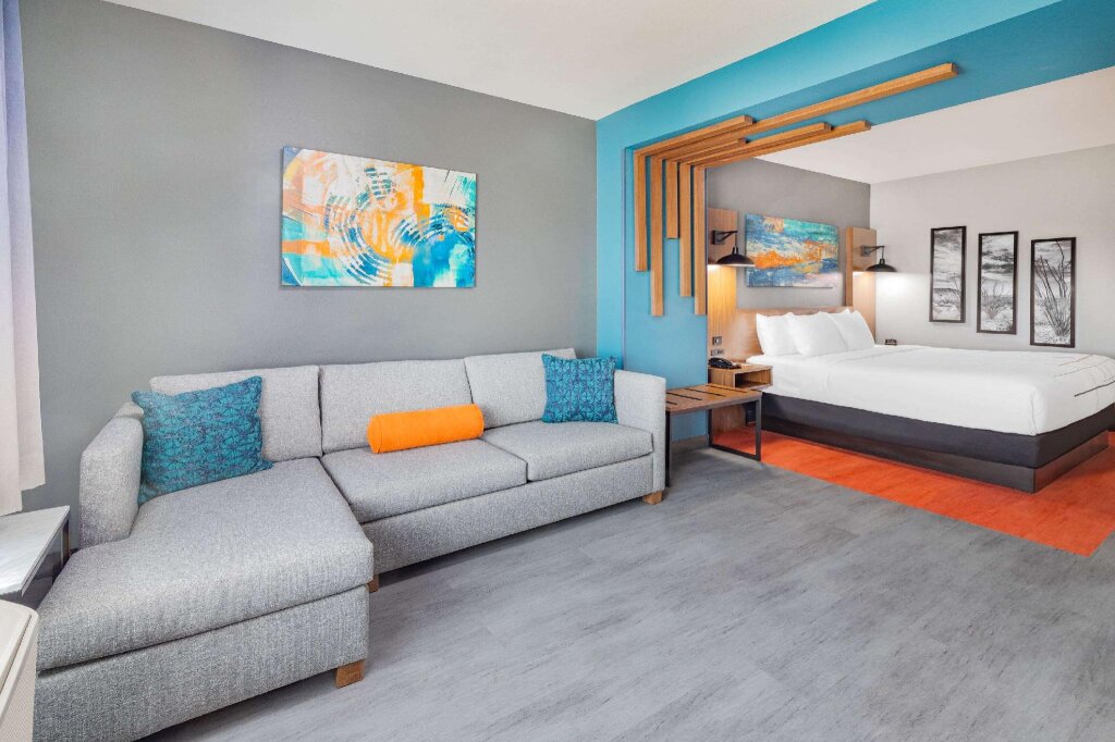 Двухместный люкс La Quinta Inn & Suites by Wyndham Fort Stockton Northeast