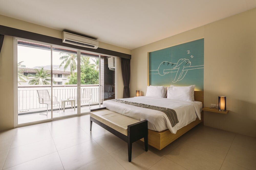 Двухместный номер Deluxe с балконом TIRAS Patong Beach Hotel