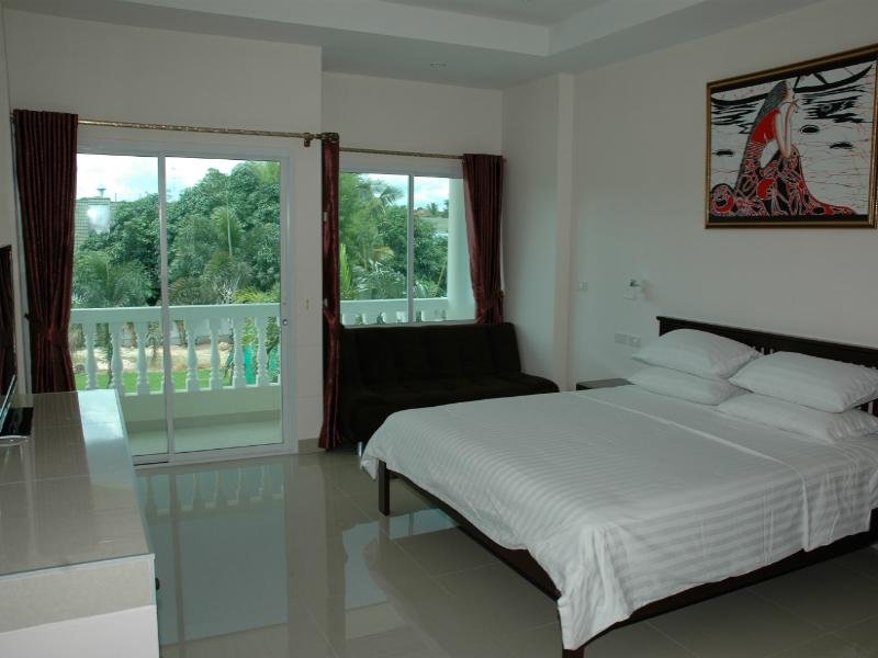 Двухместный номер Deluxe с балконом East Shore Pattaya Resort