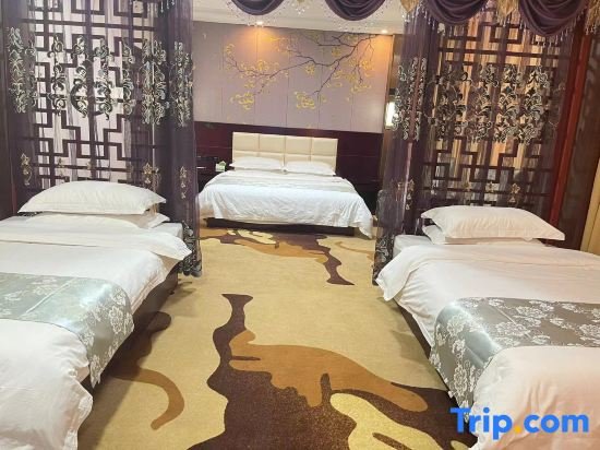 Suite cuádruple De lujo con vista al río Xuehemanbo Hotel