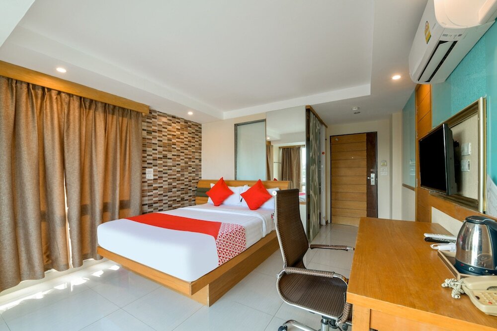 Номер Deluxe OYO 143 Dday Resotel Pattaya Hotel
